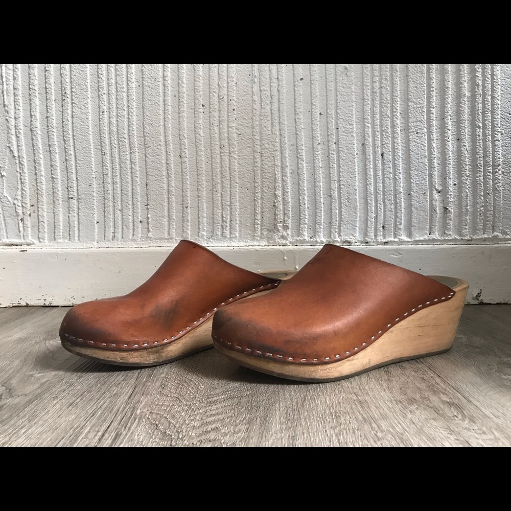 Nina Z Capri Wedge Clogs